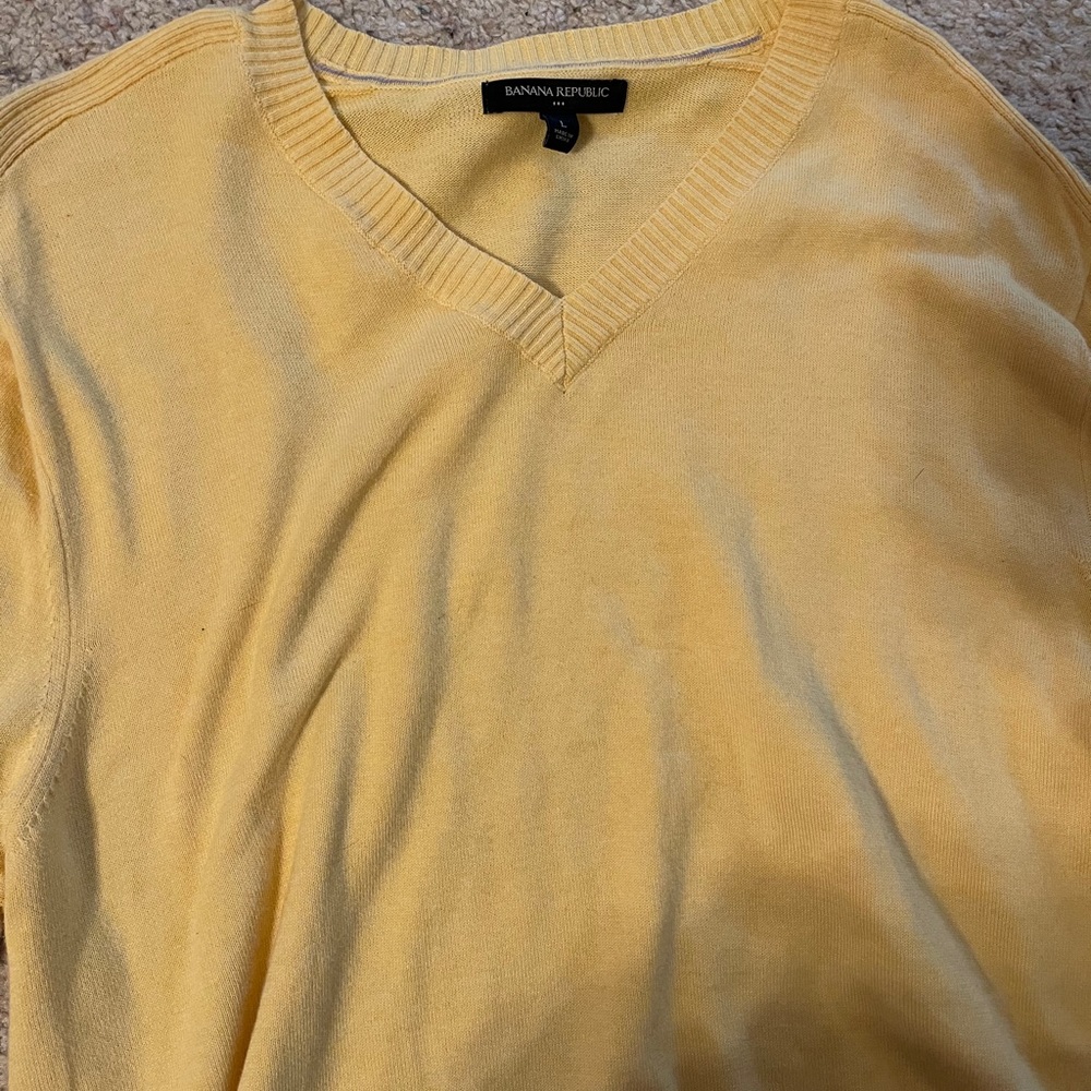 Yellow banana republic men’s v-neck sweater